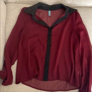 Maroon top with gold beaded accents and black trim